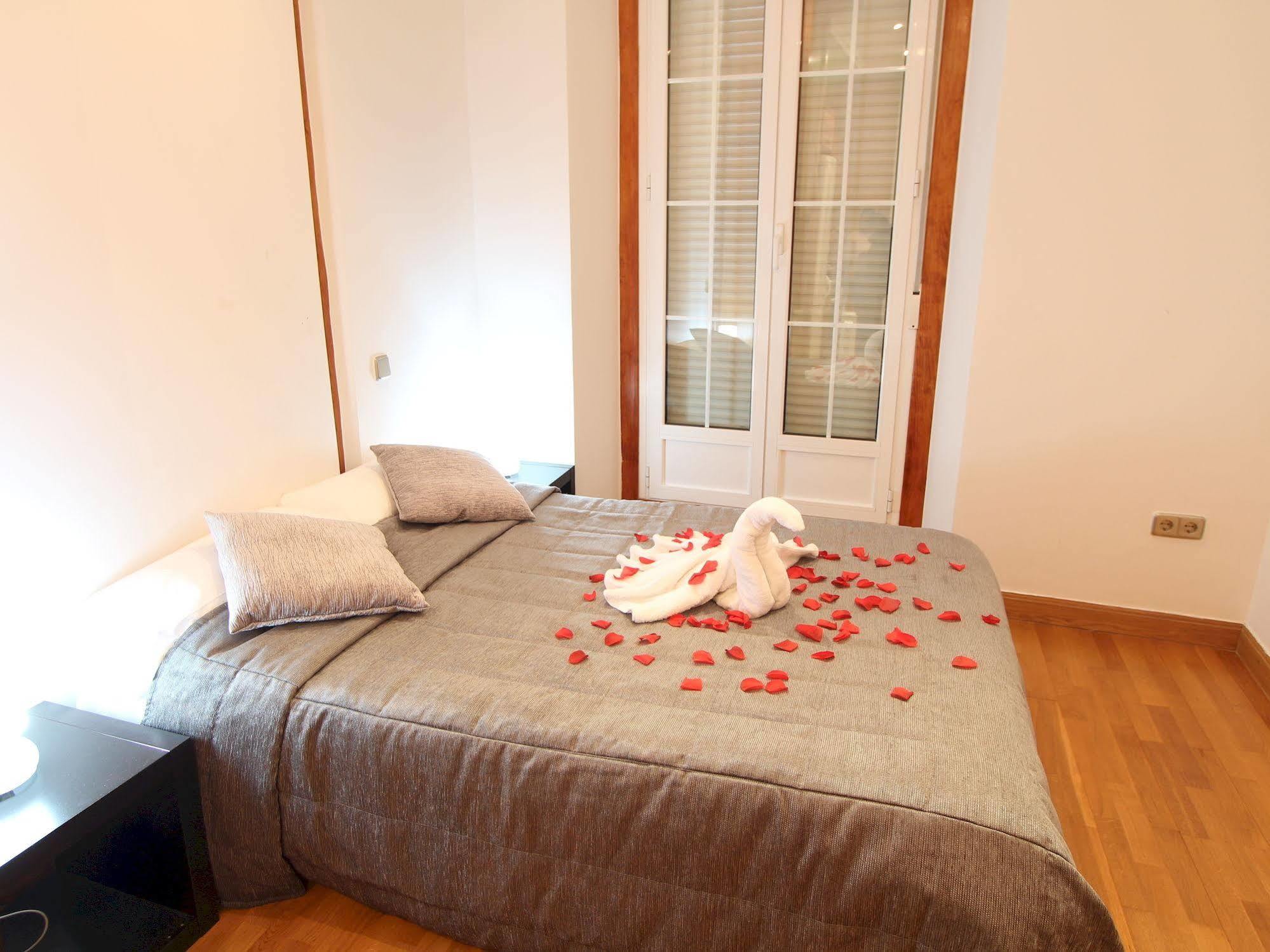 Apartamentos Good Stay Prado Μαδρίτη Εξωτερικό φωτογραφία